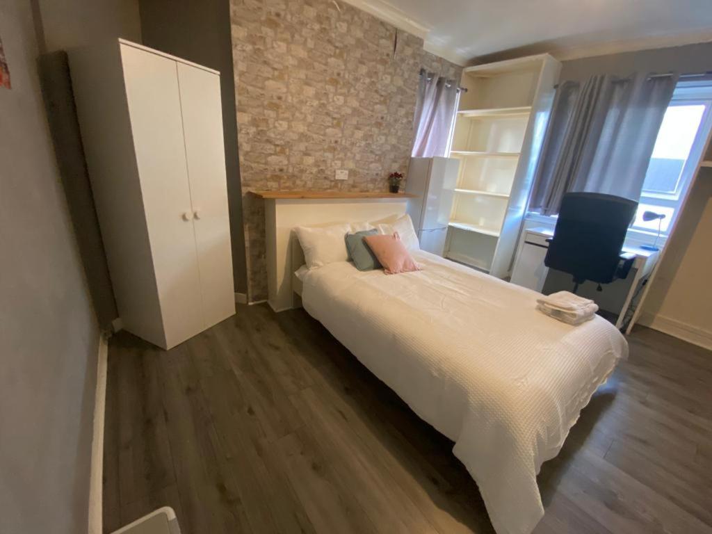 Lovely Private Room In Sandilands Dr Ab24 Aberdeen Exteriör bild