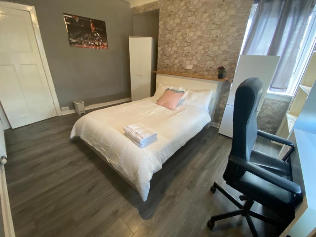 Lovely Private Room In Sandilands Dr Ab24 Aberdeen Exteriör bild
