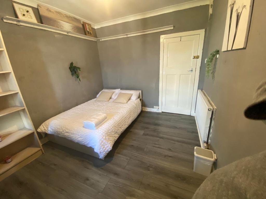 Lovely Private Room In Sandilands Dr Ab24 Aberdeen Exteriör bild