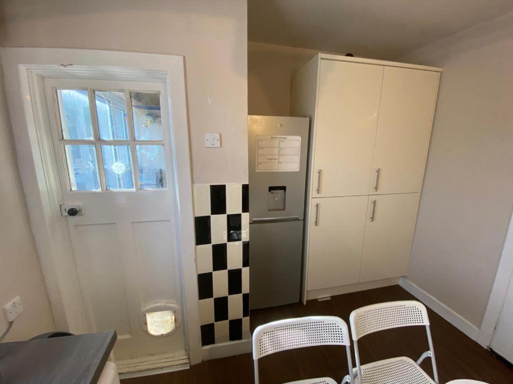 Lovely Private Room In Sandilands Dr Ab24 Aberdeen Exteriör bild